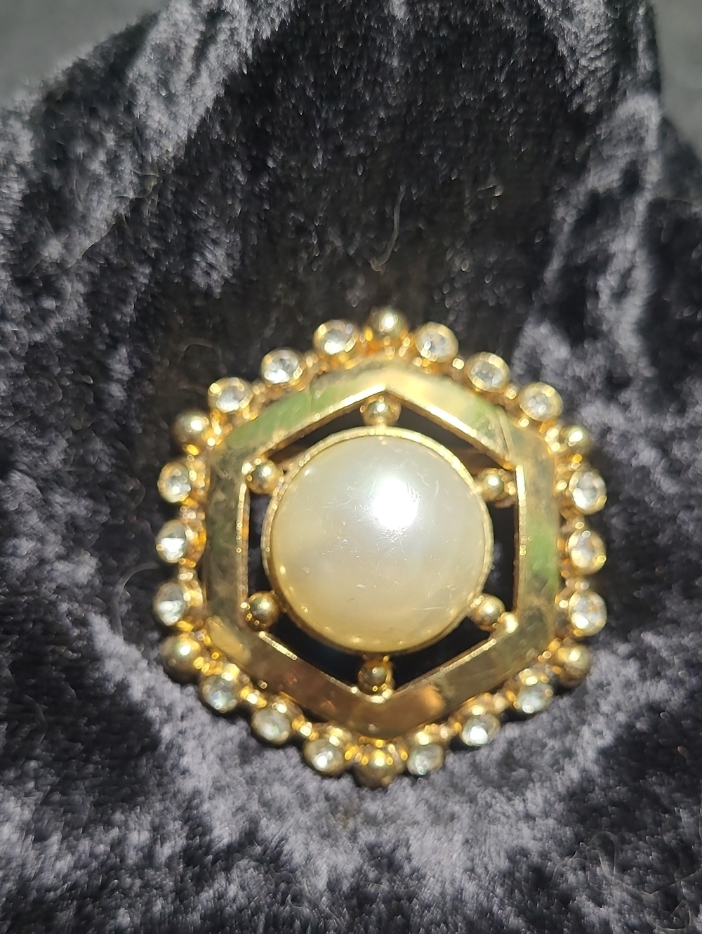 Gold-Tone Pearl Center Statement Brooch